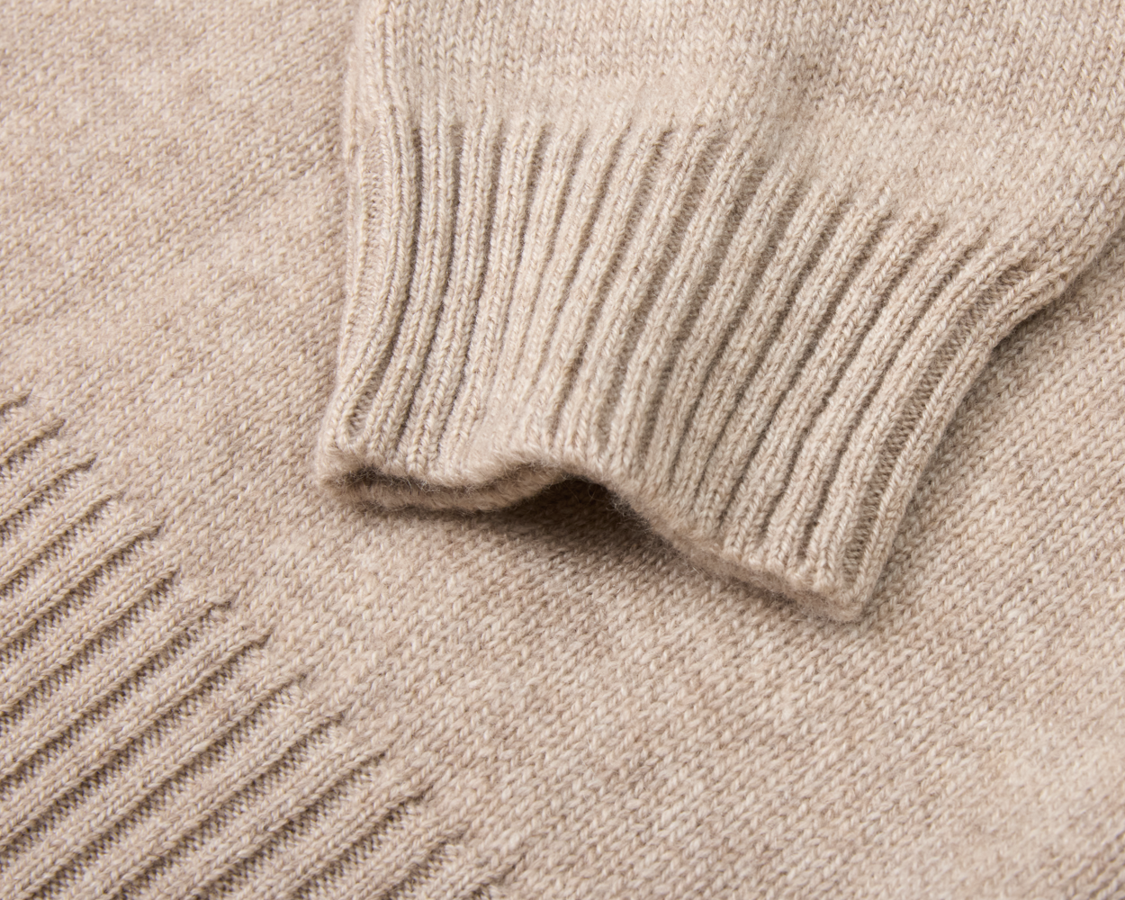 The Berwick Crewneck Sweater: Heathered Dune