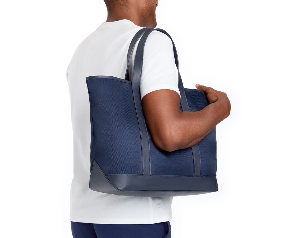 best men's travel tote bag Holderness & Bourne The Treadwell Tote Bag Navy Ballistic