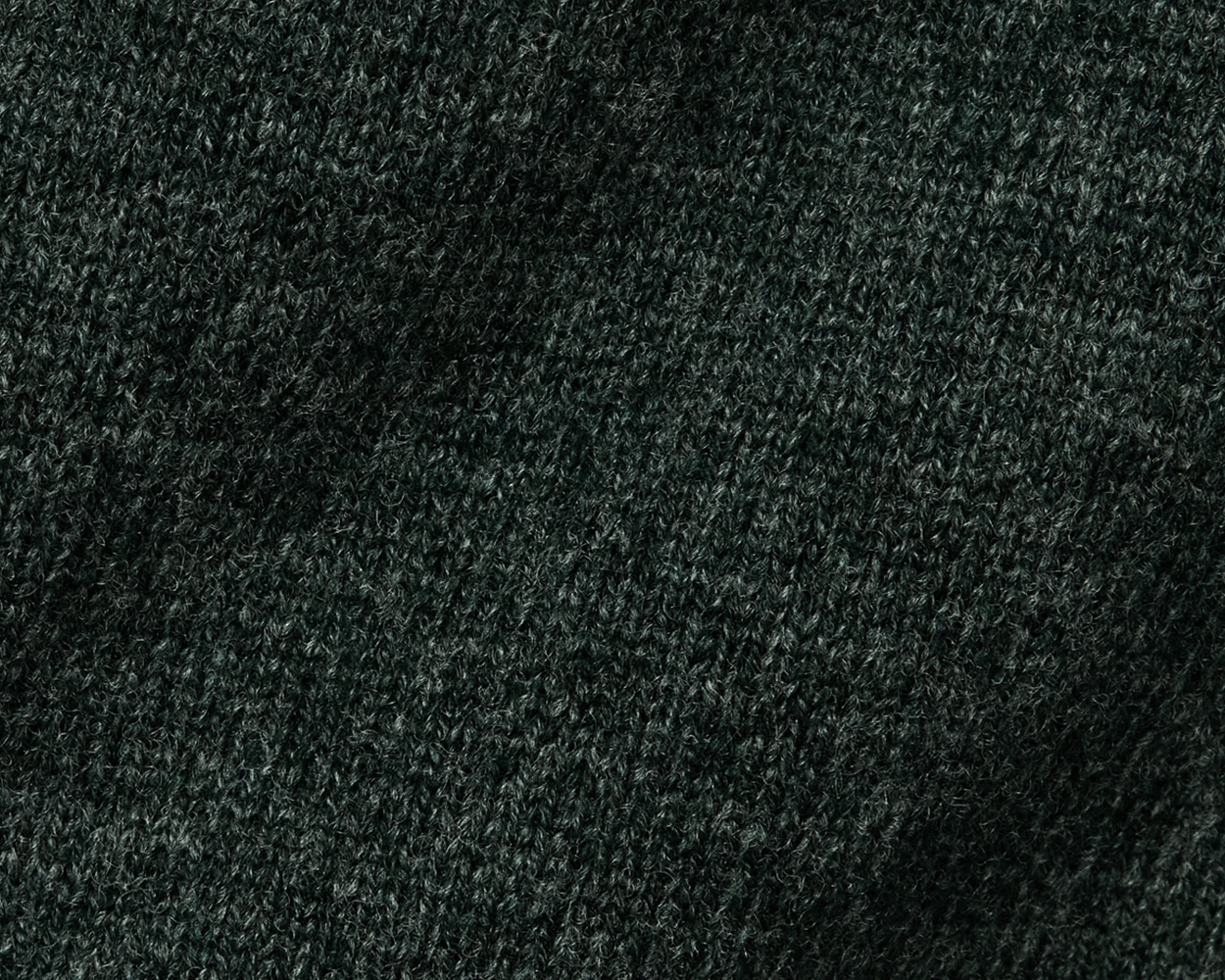 Holderness & Bourne Men’s Dark Green Cashmere Sweater textured fabric pattern